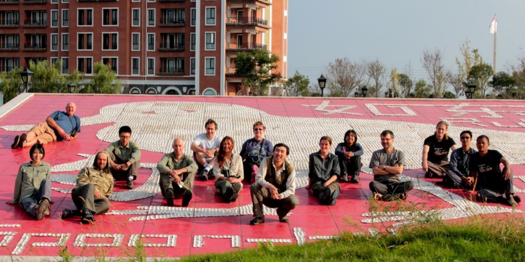 International survey team at the model Spoon-billed sandpiper at Links Hotel, who sponsored  SBS in China @ T. Noah